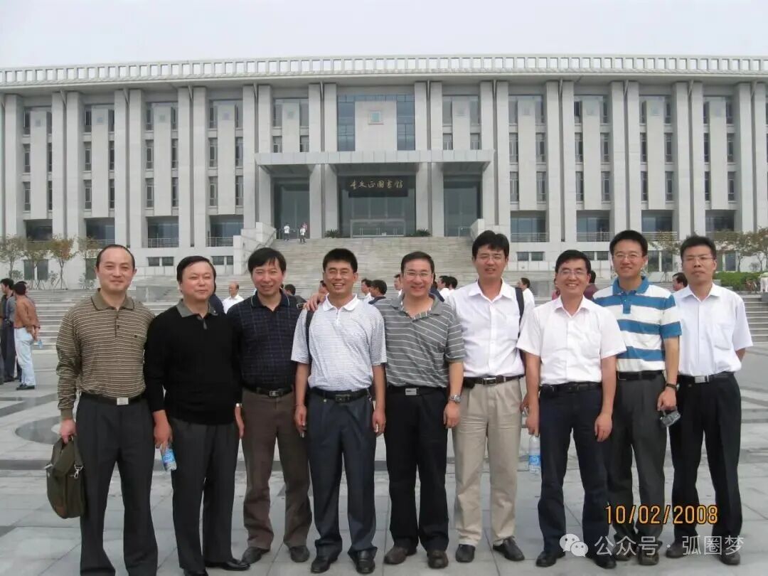 又到了母校的校庆日