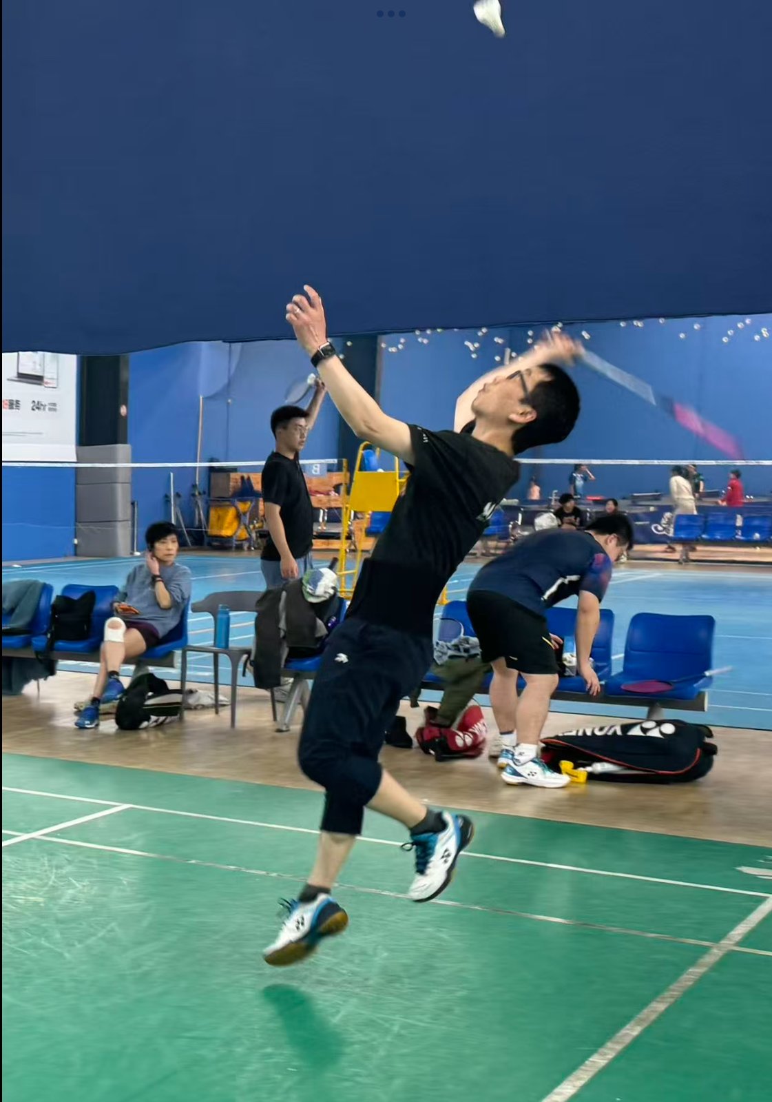 掼蛋桌边斗智斗勇